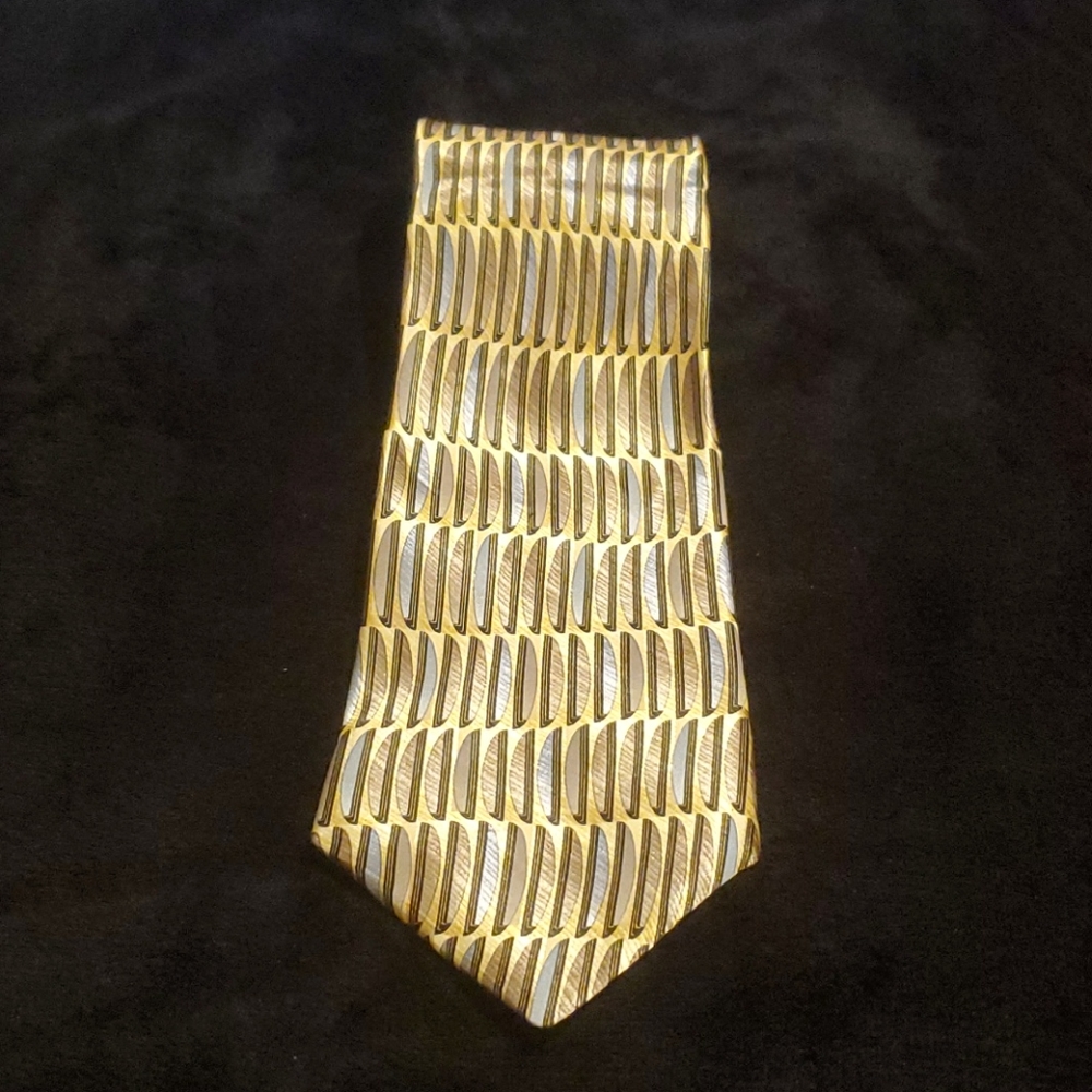 NWOT Gold and Silver Patterned Tie By Savile Row
